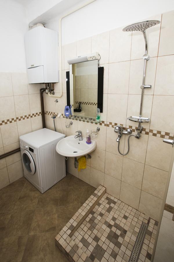 Downtown 3 Bedroom Apartment Sarajevo Buitenkant foto